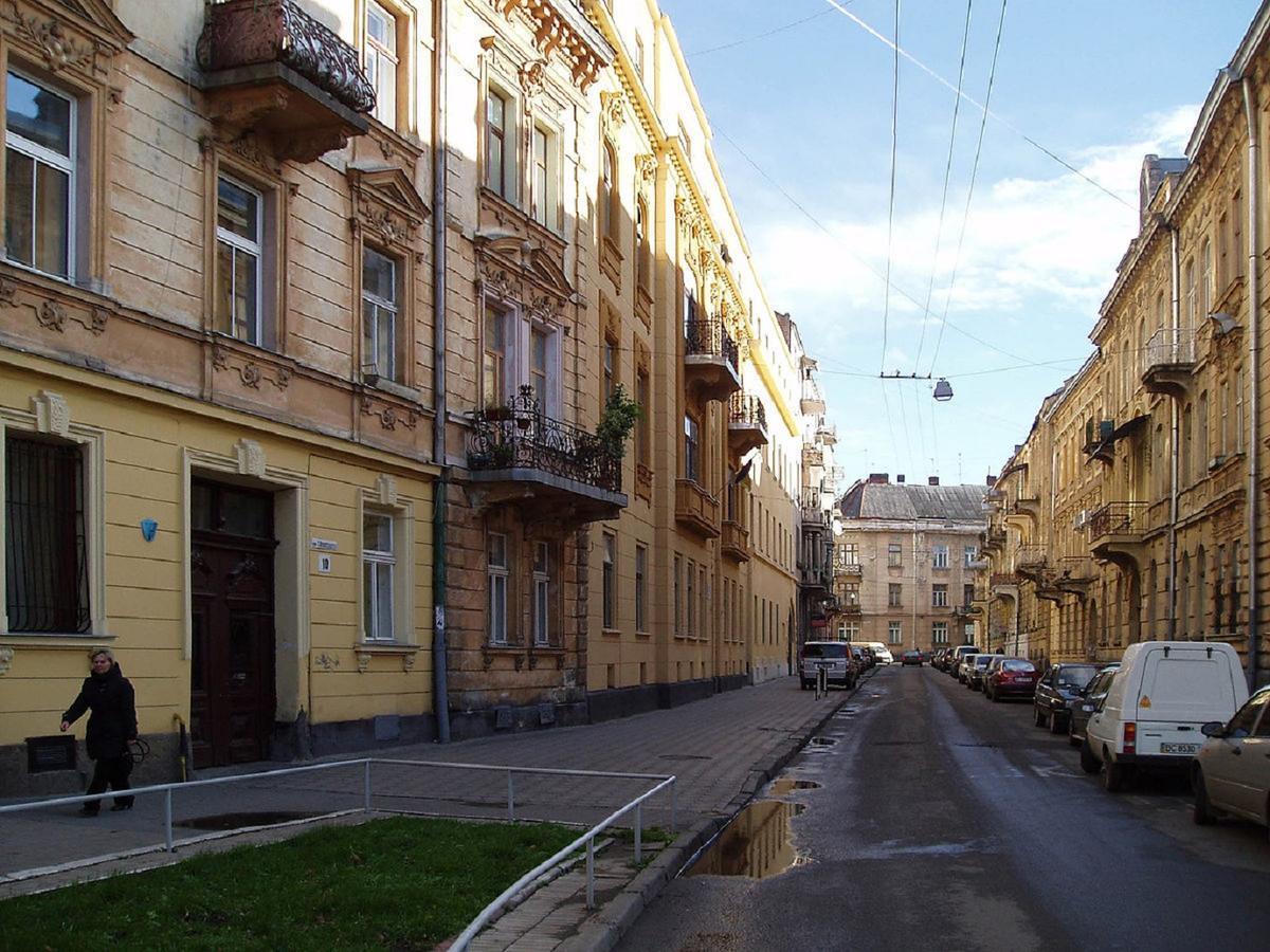 Апартаменти Вул Кониського 5 На 6 Осіб Біля Медичного Університету Lviv Exterior foto